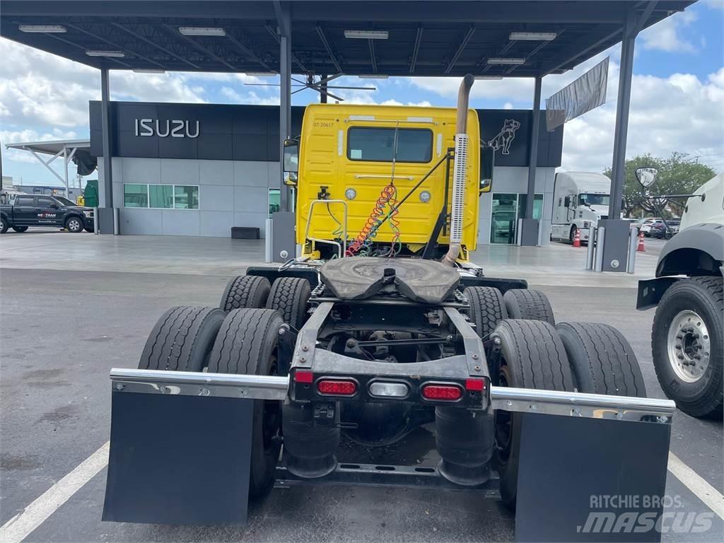 Volvo VNR64T300 Autotractoare