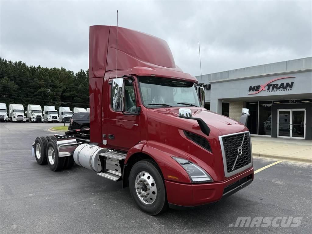 Volvo VNR64T300 Autotractoare