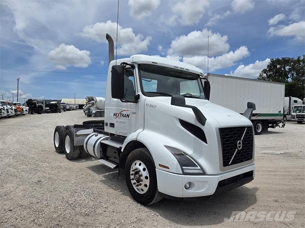 Volvo VNR64T300 Autotractoare