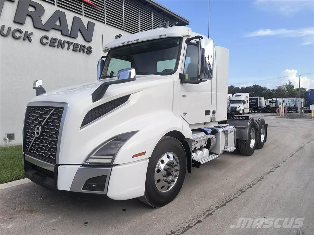 Volvo VNR64T300 Autotractoare