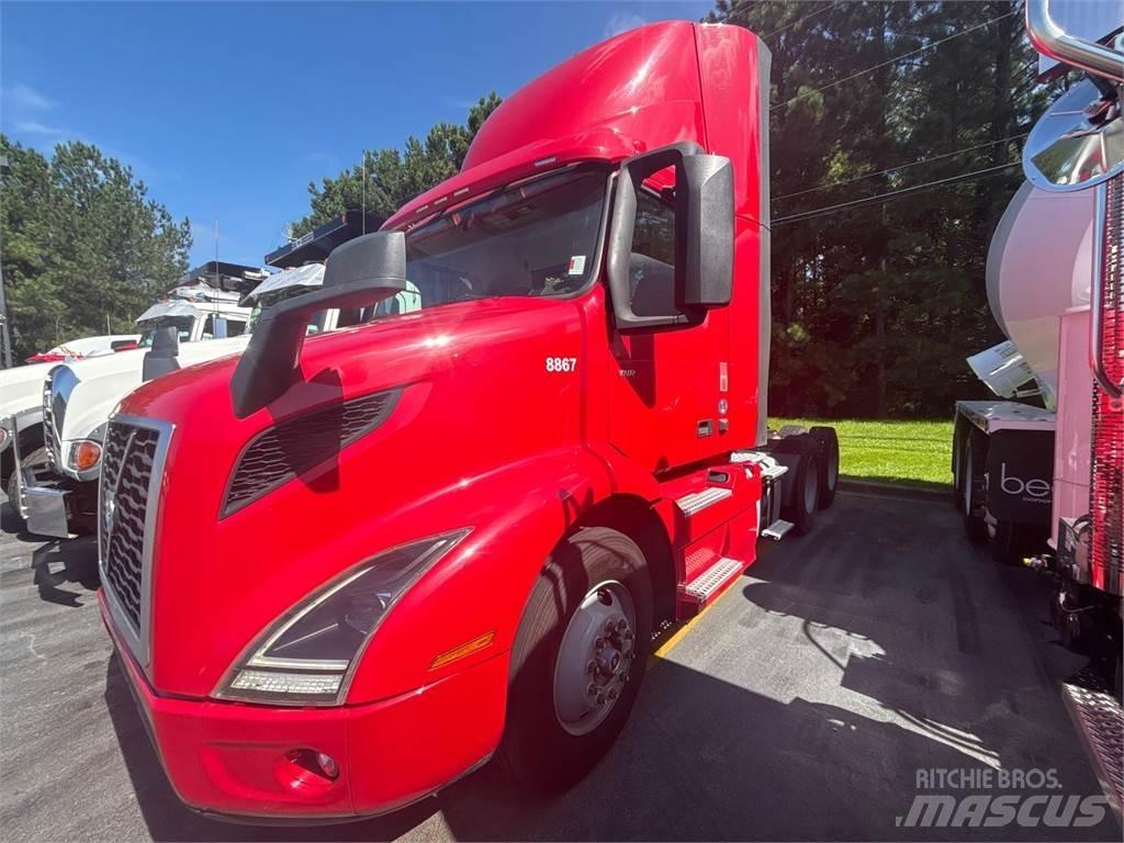 Volvo VNR64T300 Autotractoare