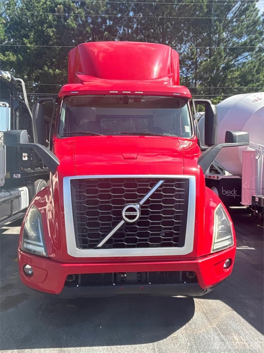 Volvo VNR64T300 Autotractoare
