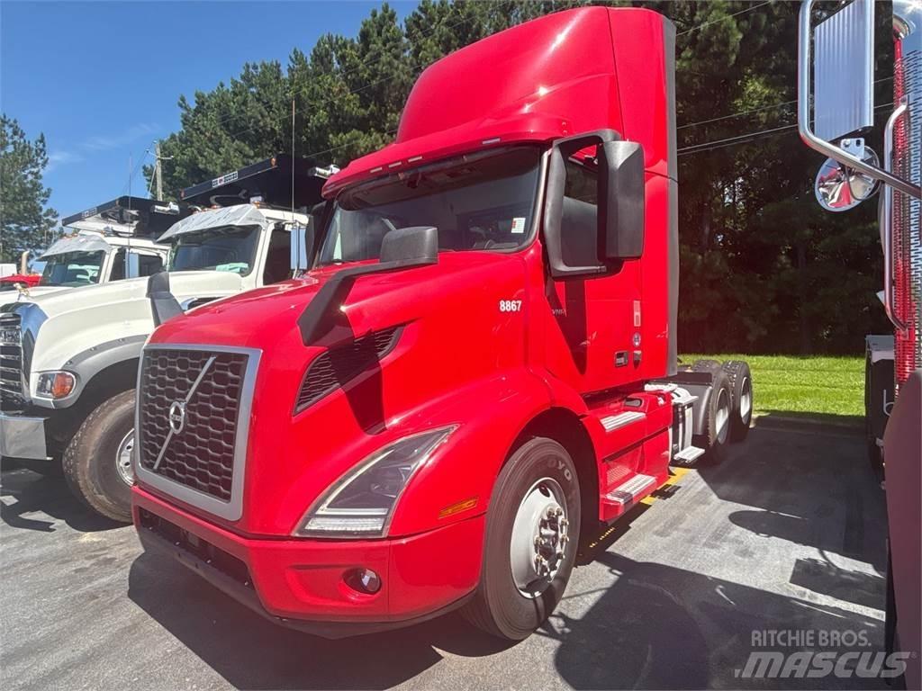 Volvo VNR64T300 Autotractoare