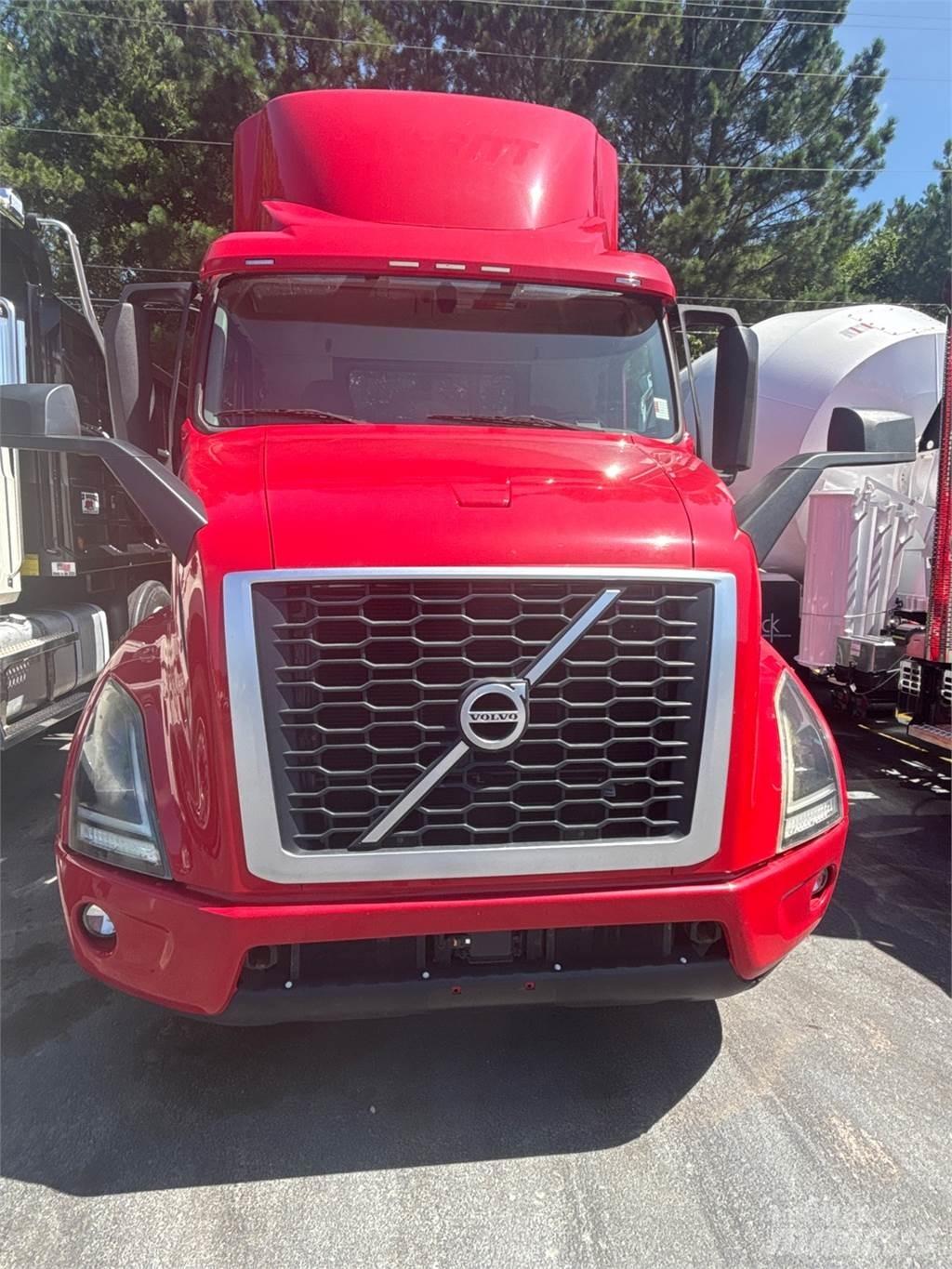 Volvo VNR64T300 Autotractoare