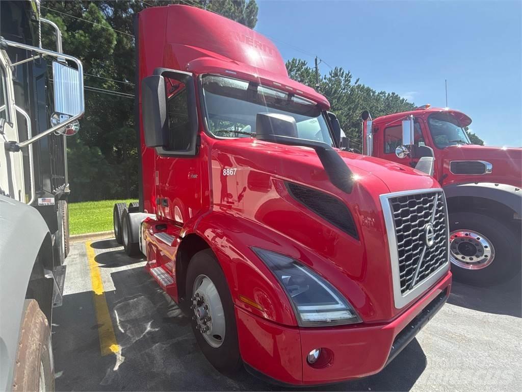 Volvo VNR64T300 Autotractoare