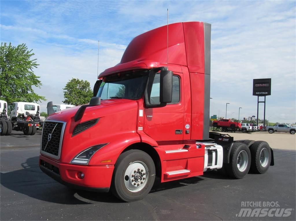 Volvo VNR64T300 Autotractoare