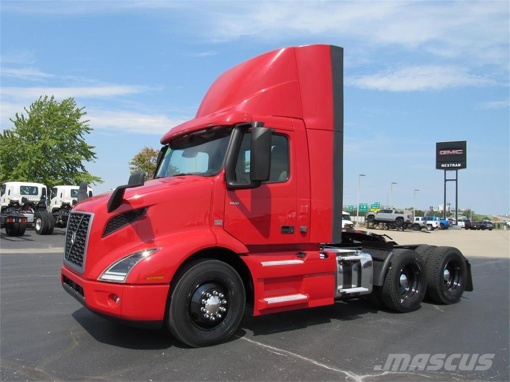 Volvo VNR64T300 Autotractoare