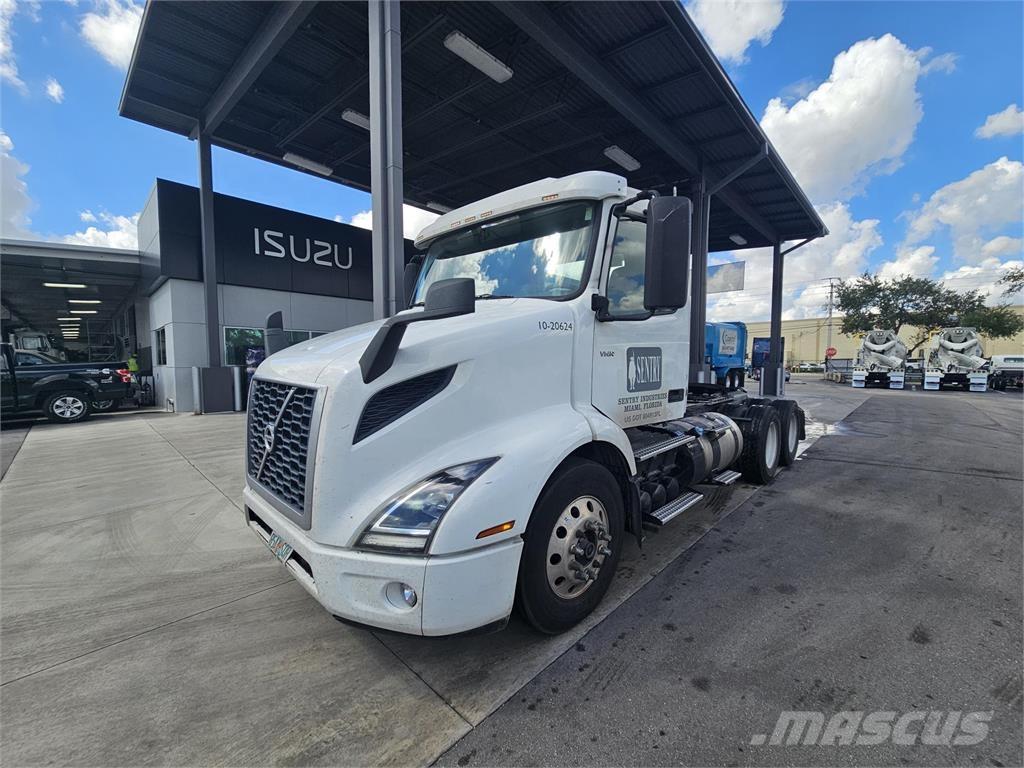 Volvo VNR64T300 Autotractoare