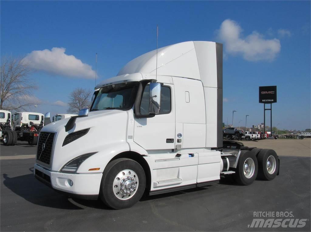 Volvo VNR64T400 Autotractoare