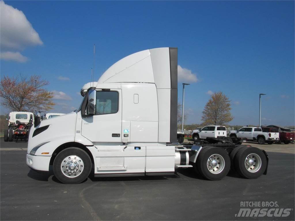 Volvo VNR64T400 Autotractoare