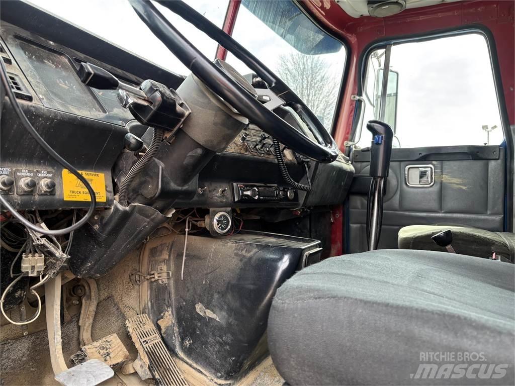 Volvo WG64T Autobasculanta