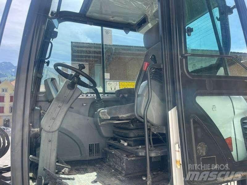 Bobcat E55W Excavatoare cu roti