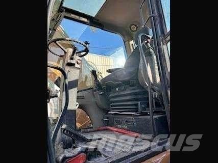 CASE WX210 Excavatoare cu roti