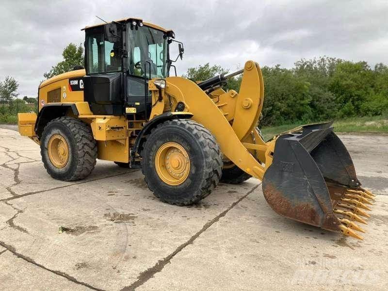 CAT 938M Incarcator pe pneuri