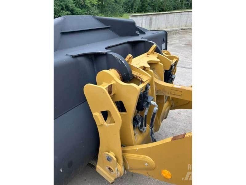 CAT 938M Incarcator pe pneuri