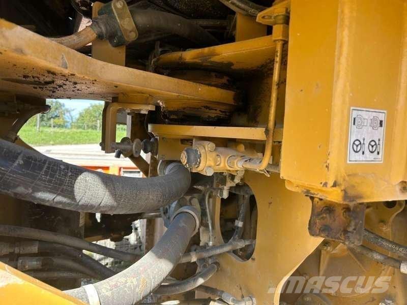 CAT 966G Incarcator pe pneuri