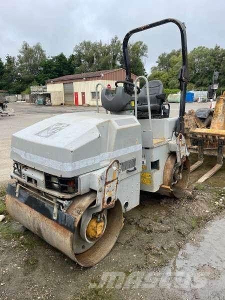 CAT CB224 Compactoare sol