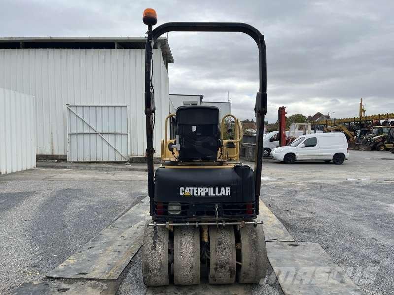CAT CB225D Compactoare sol