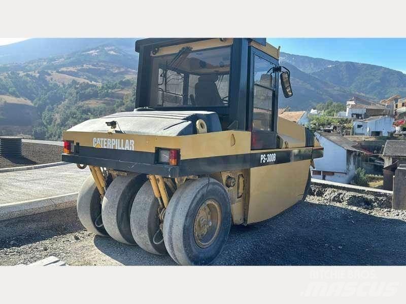 CAT PS300B Compactoare sol