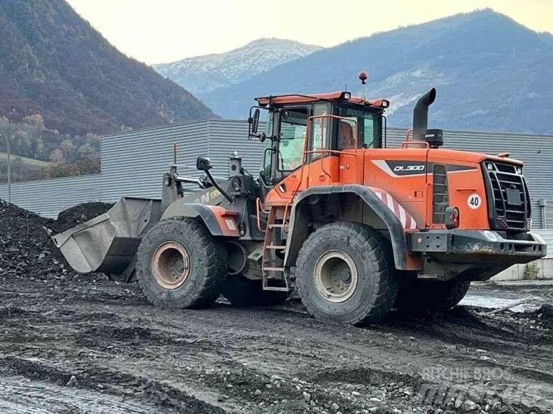 Doosan DL300 Incarcator pe pneuri