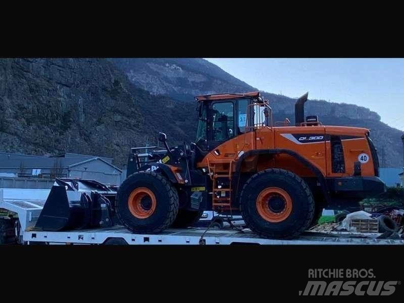Doosan DL300 Incarcator pe pneuri