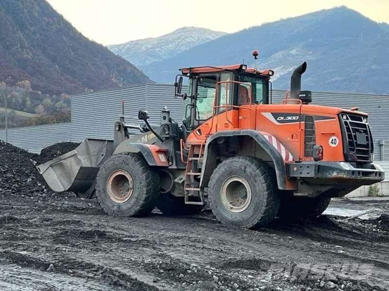 Doosan DL300 Incarcator pe pneuri