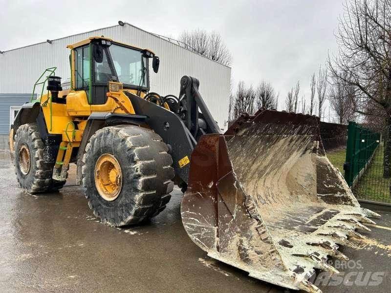Volvo L220H Incarcator pe pneuri
