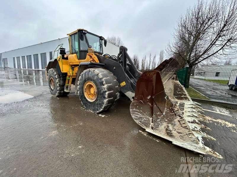Volvo L220H Incarcator pe pneuri