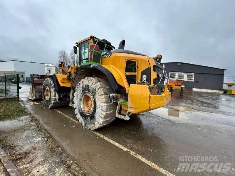 Volvo L220H Incarcator pe pneuri
