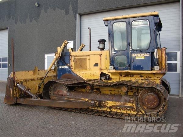 Hanomag D680E Buldozere pe senile