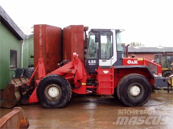 O&K L25C Incarcator pe pneuri