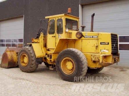 Volvo 4400 Incarcator pe pneuri