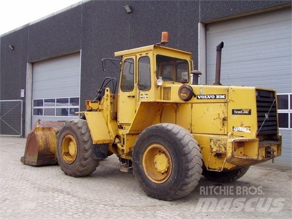Volvo 4400 Incarcator pe pneuri