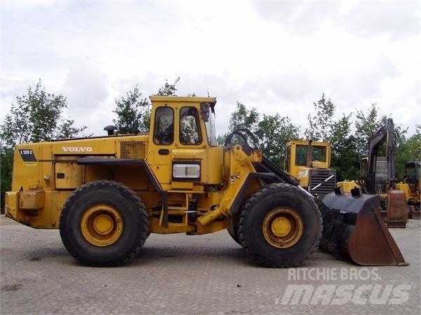 Volvo L120 Incarcator pe pneuri