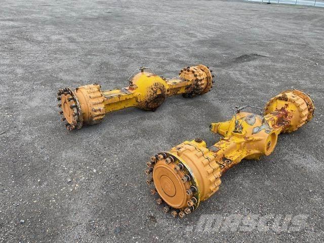 CASE 821 c axles Axe