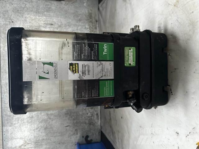 Liebherr L 566 Cabine si interior