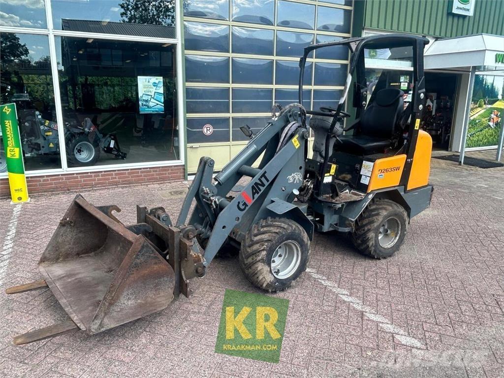 GiANT D263SW Incarcator pe pneuri