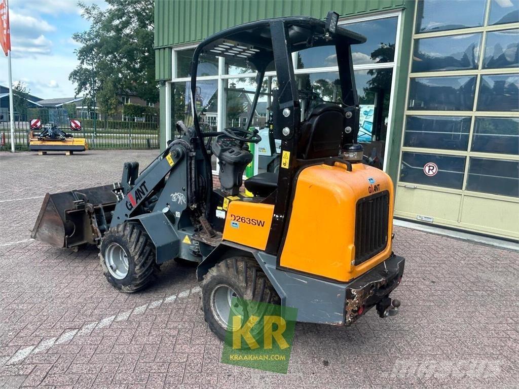 GiANT D263SW Incarcator pe pneuri
