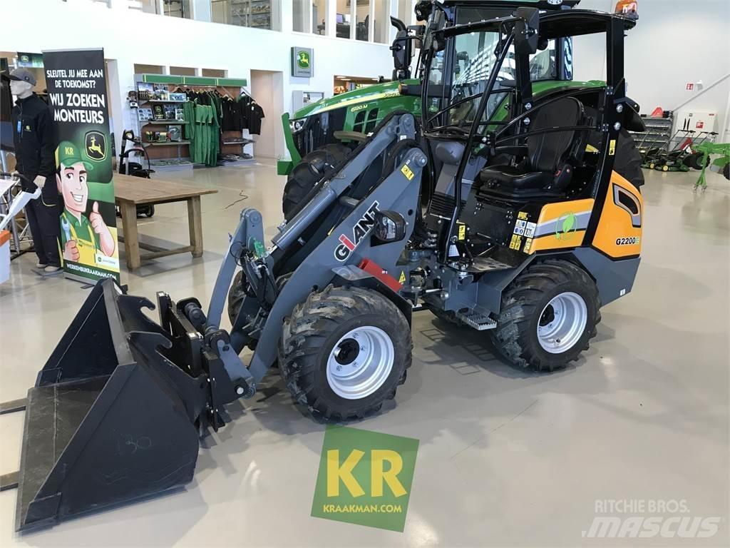 GiANT G2200E Încarcatoare frontale