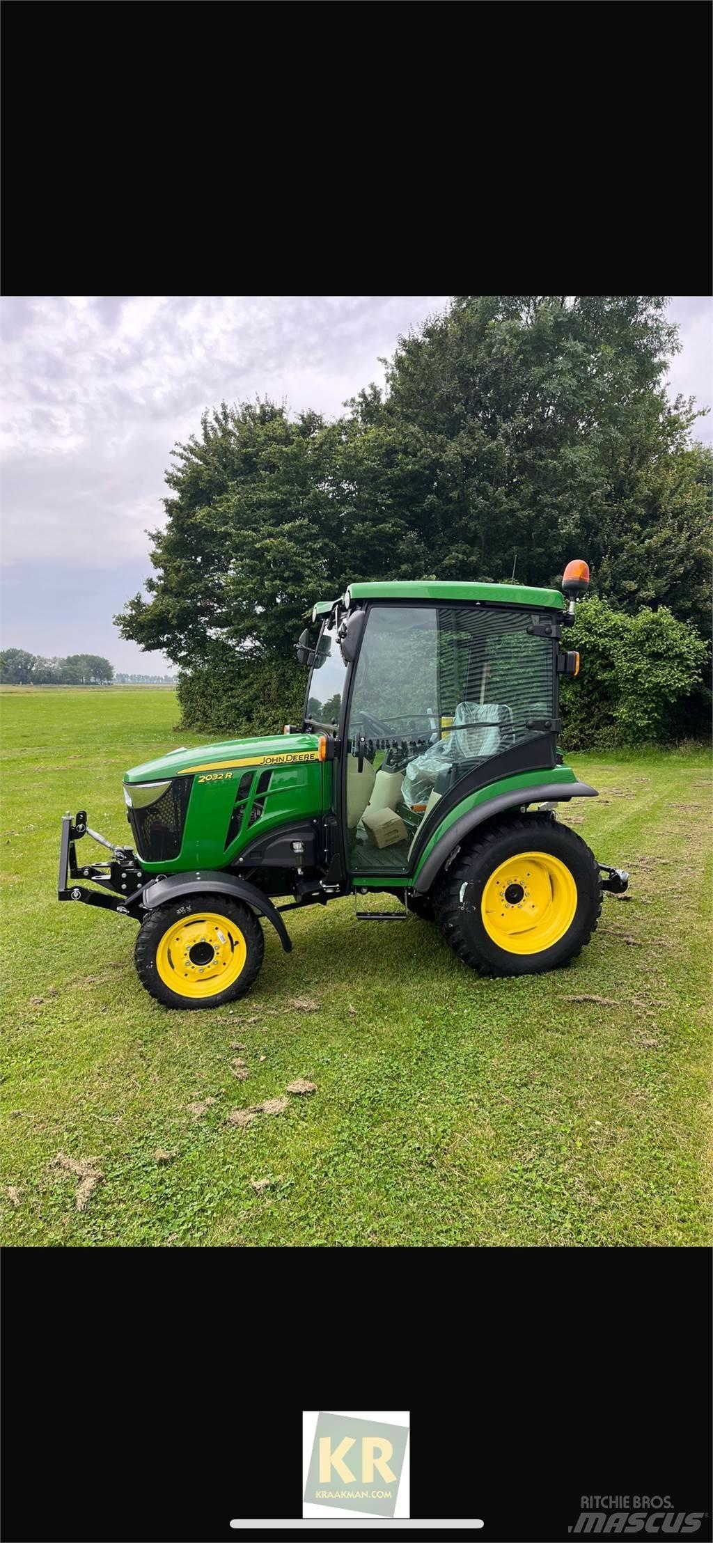 John Deere 2032R Tractoare compacte