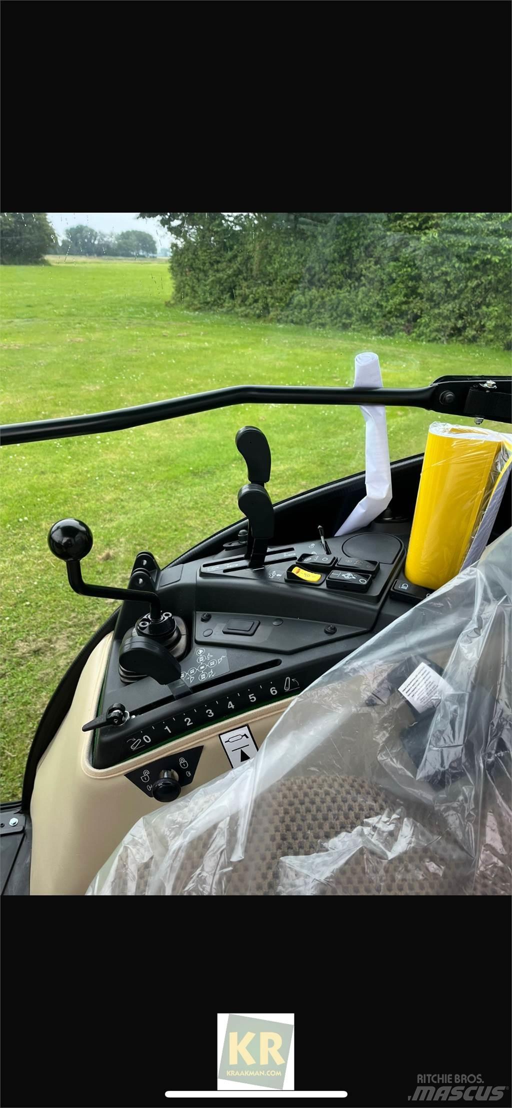 John Deere 2032R Tractoare compacte