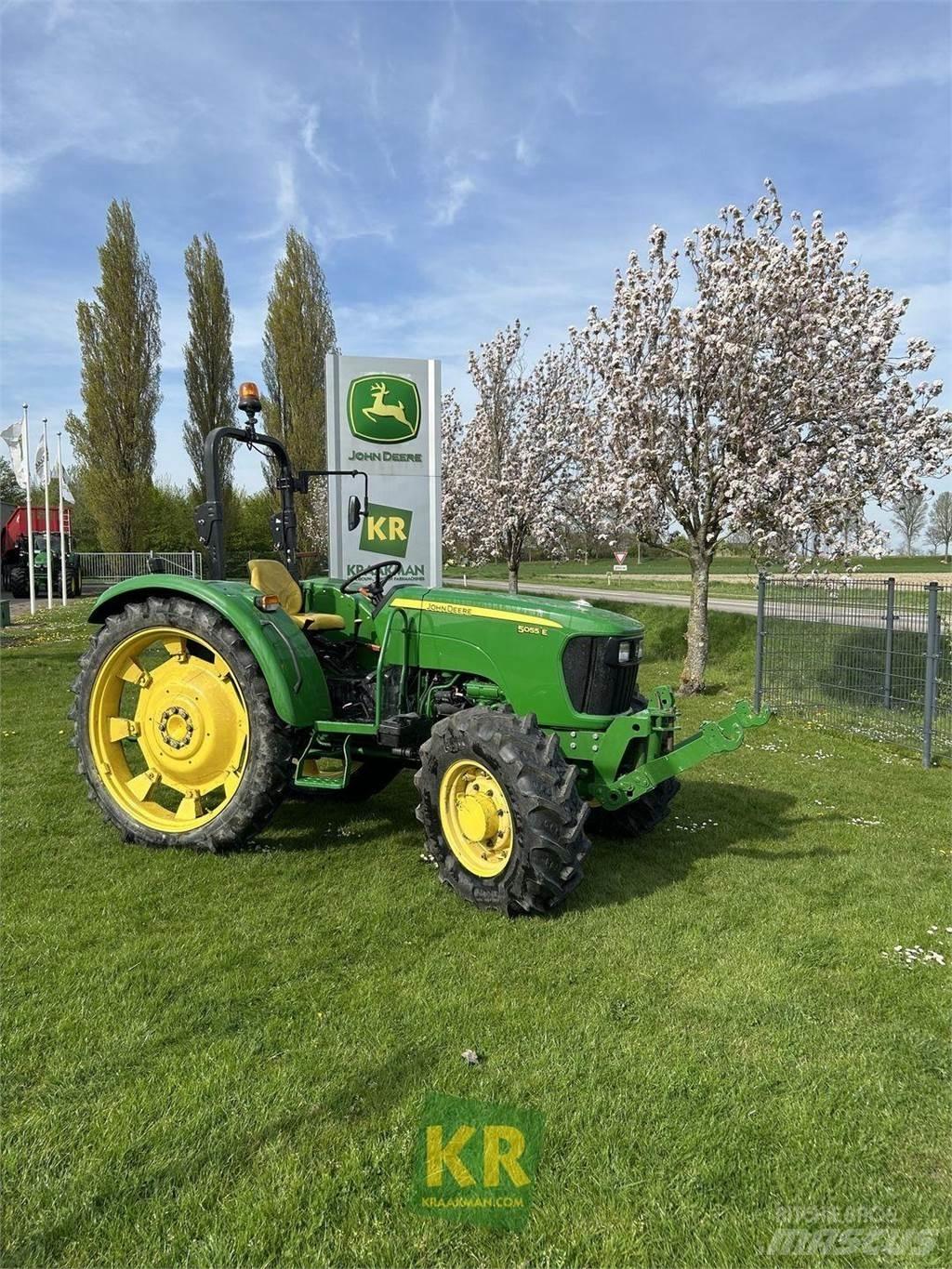 John Deere 5055E Tractoare