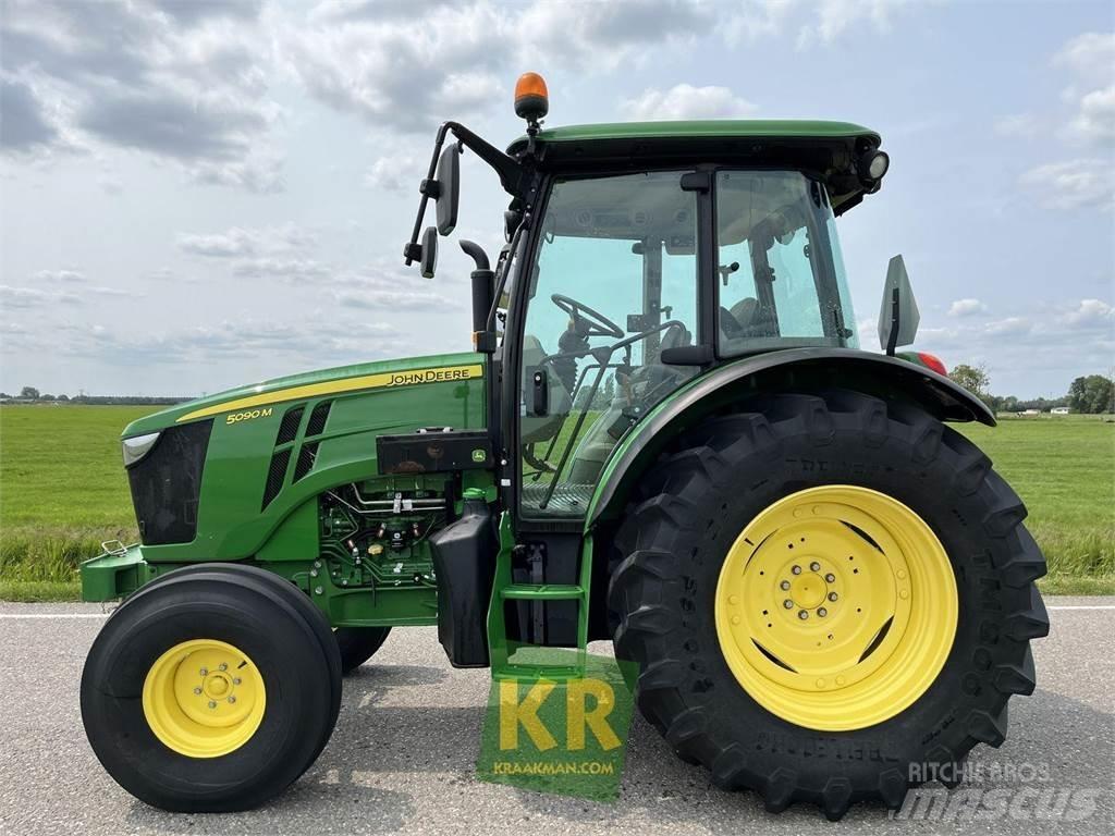 John Deere 5090M Tractoare
