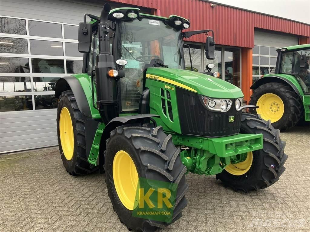 John Deere 6090M Tractoare