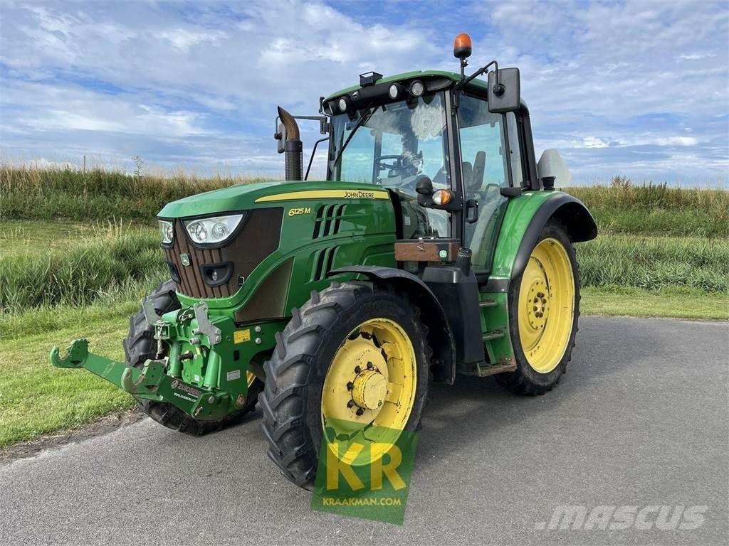 John Deere 6125M Tractoare