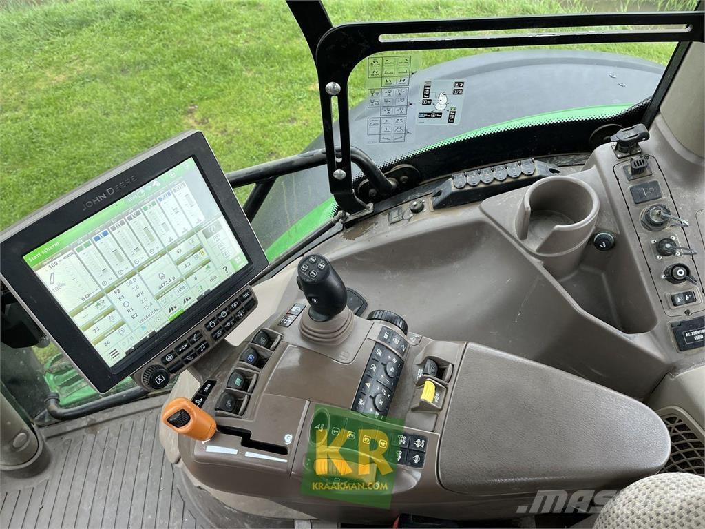 John Deere 6215R Tractoare