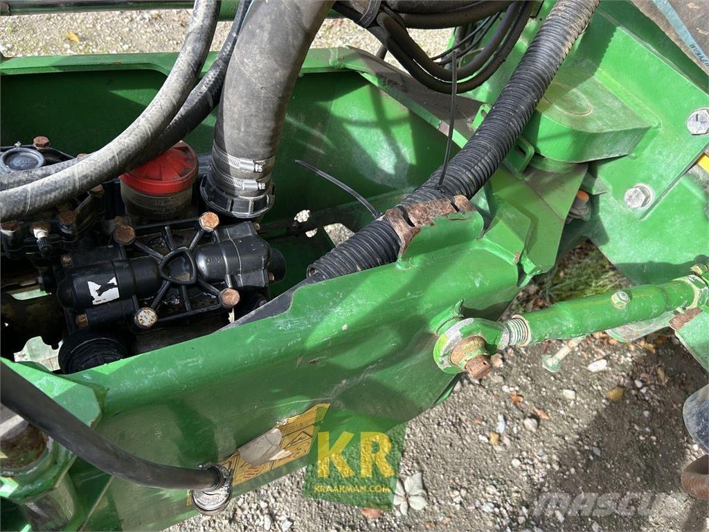 John Deere 840 Pulverizatoare autopropulsate
