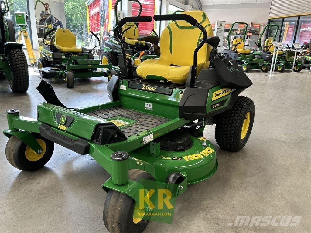 John Deere Z320R Utilaje agricole - Altele