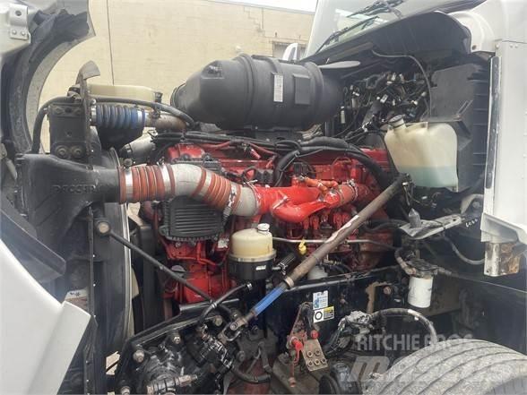 Kenworth T660 Autotractoare