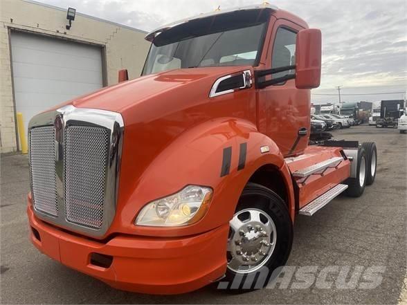 Kenworth T680 Autotractoare